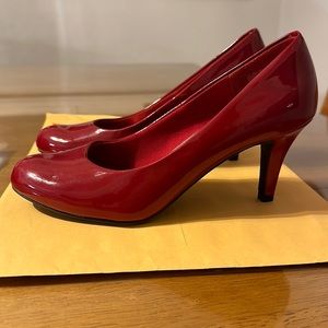 Comfort Plus by Predictions red heels
